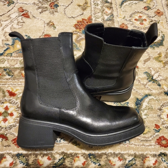 Vagabond Black Ankle Boots - Picture 3 of 9